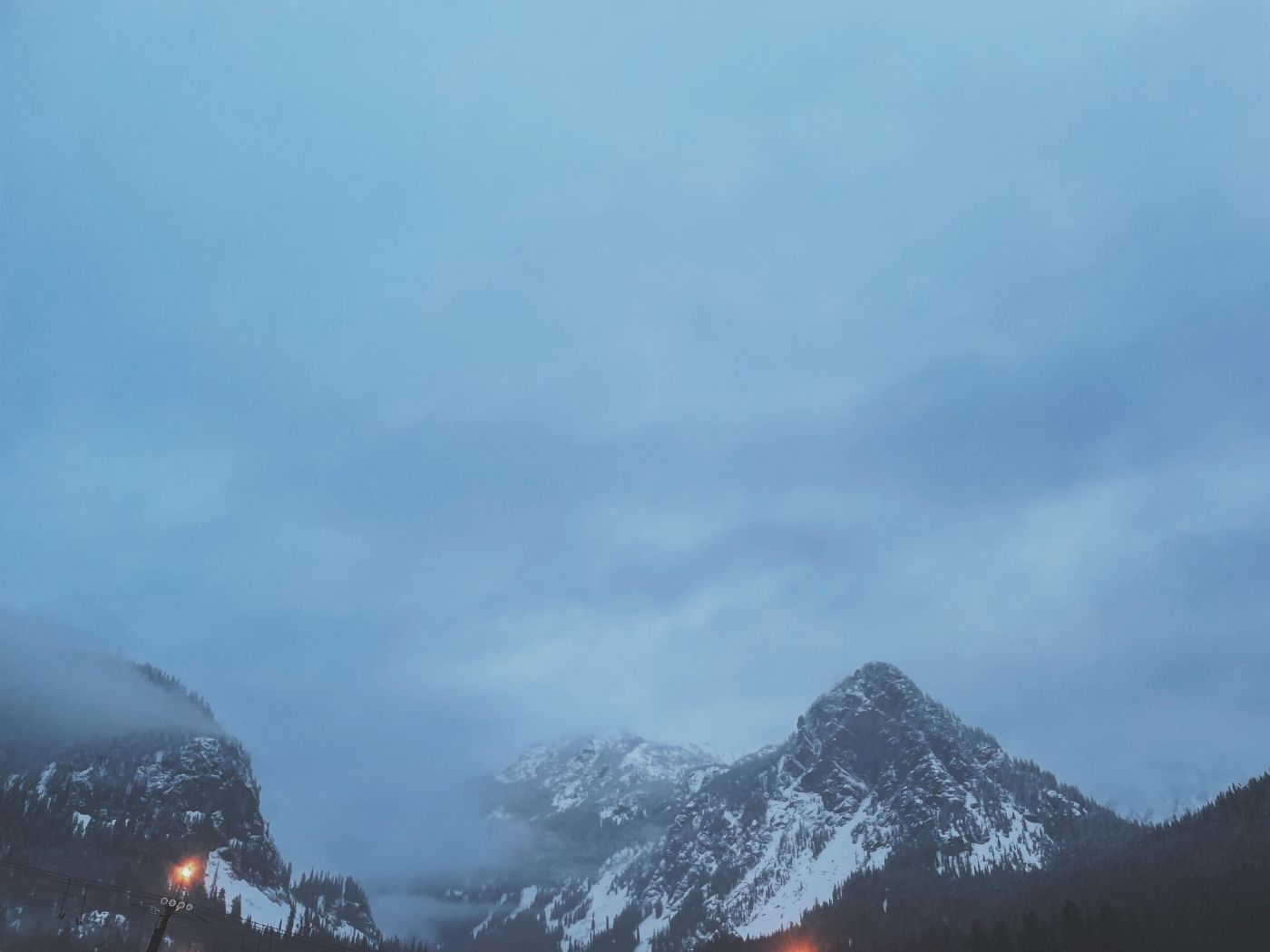 mountains in cloud